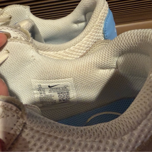 Nike Air Max Beige and Light Blue Sneakers - Picture 5 of 6